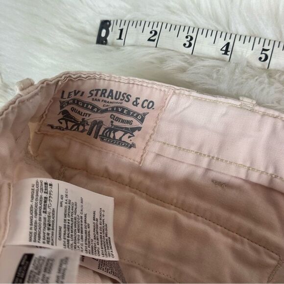 Levi's Pink Cargo Shorts Classic Style - Picture 4 of 8